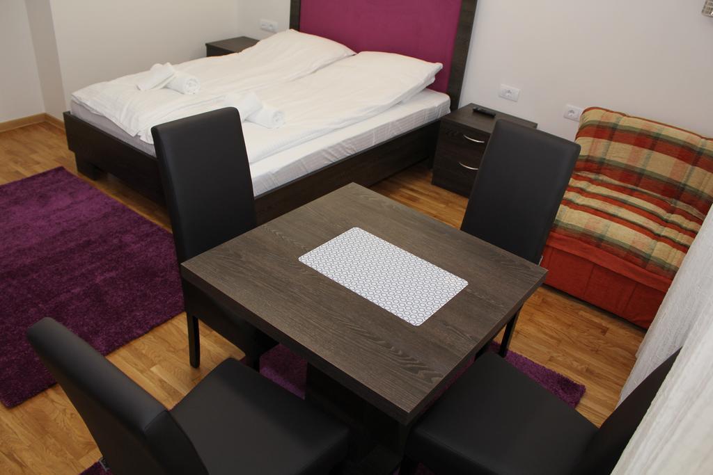 Wake Up Apartments And Rooms 베오그라드 외부 사진